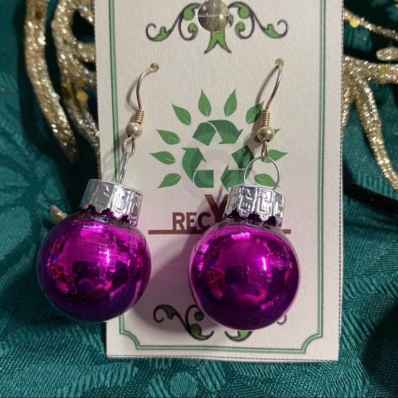 🎄 New Christmas Bulb Earrings & Necklace Set - Picture 5 of 6